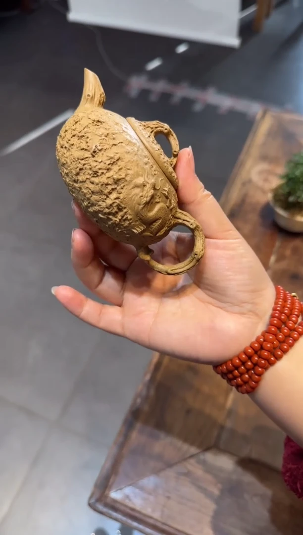 茶壶紫砂龙隐龙供春 黄金段