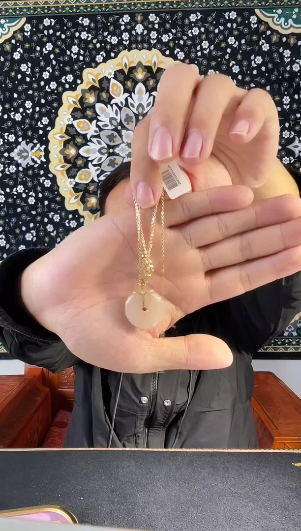 颈饰18K金镶嵌和田玉小艾多样性发货拍一发一