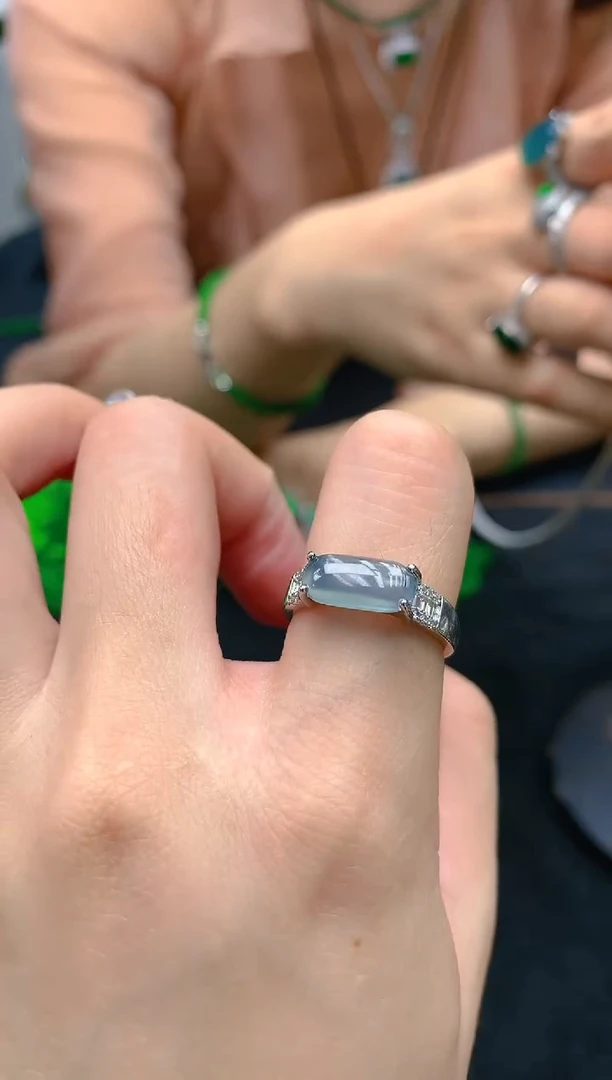 翡翠未镶嵌颈饰天然A货翡翠