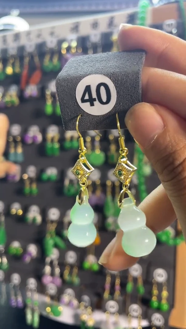 【闪购商品】翡翠颈饰银S925镶嵌40...
