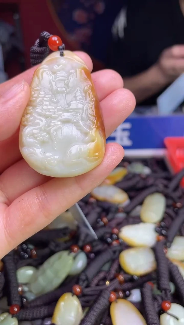 未镶嵌和田玉挂件1