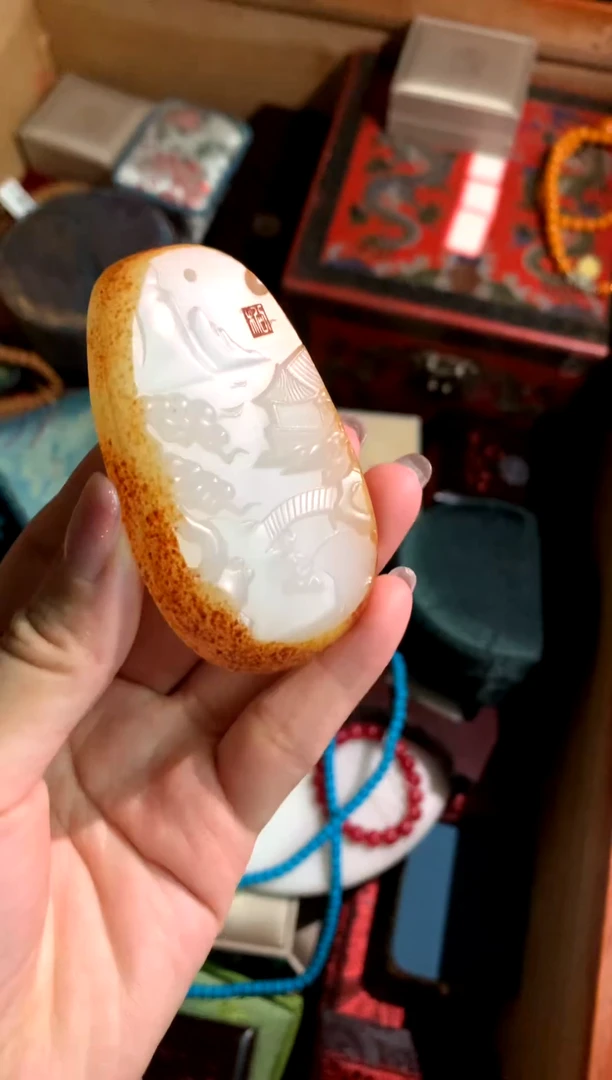颈饰未镶嵌和田玉（子料）润玉潭精品专属摆件