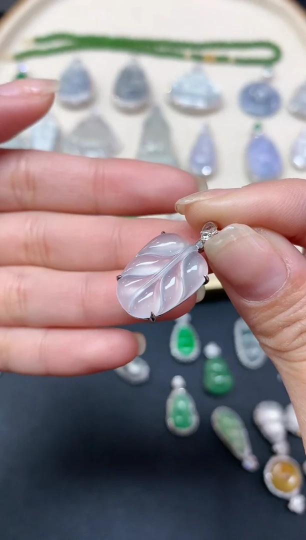 【闪购商品】翡翠吊坠(不含链)18K金镶嵌吊坠A41|3980