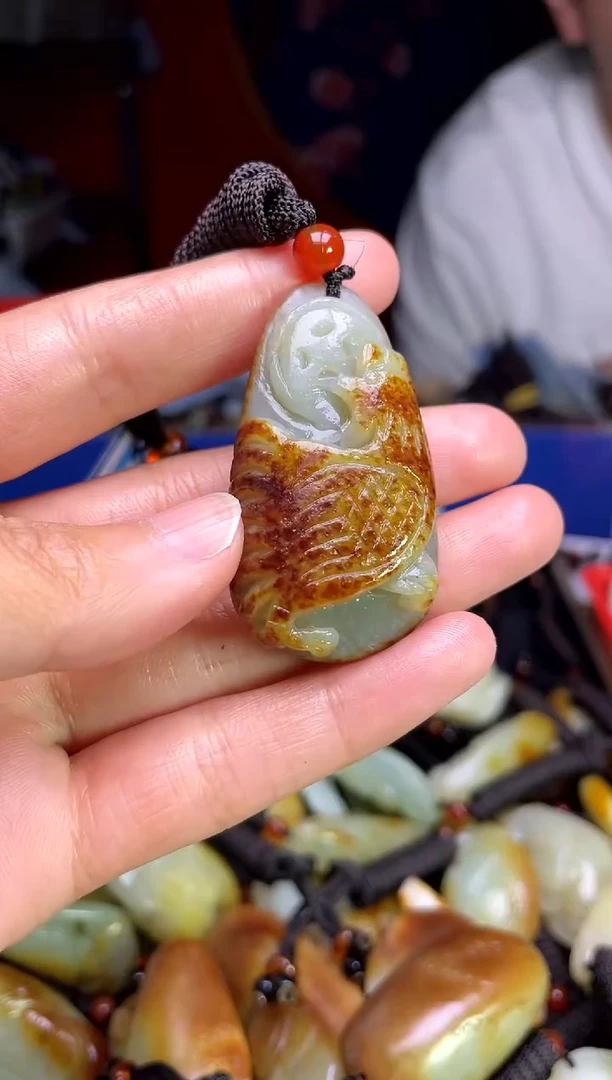 和田玉未镶嵌颈饰1