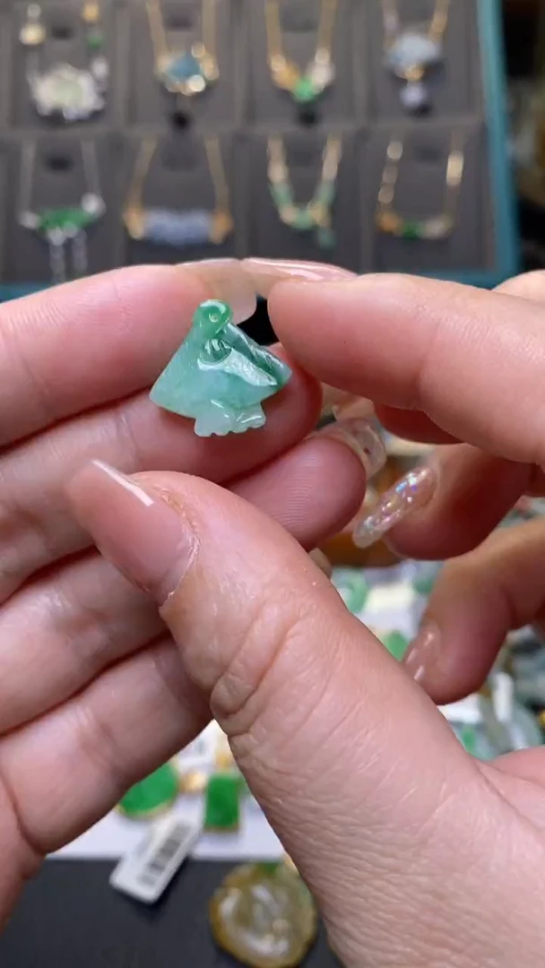 颈饰未镶嵌翡翠净货38047