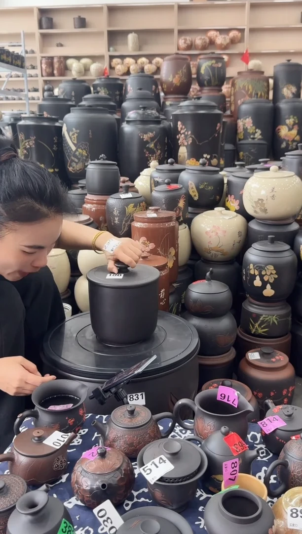 罐瑕疵茶叶罐  素小五饼   180