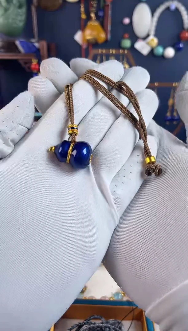 蓝色珐琅立体葫芦吊坠