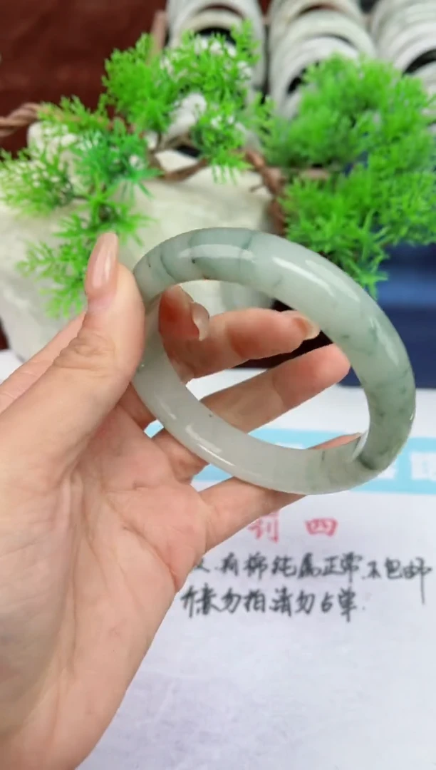 【闪购商品】石英质玉手镯未镶嵌79