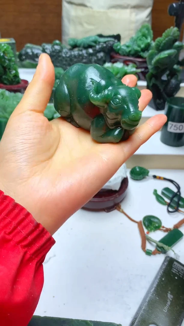 未镶嵌和田玉摆件1