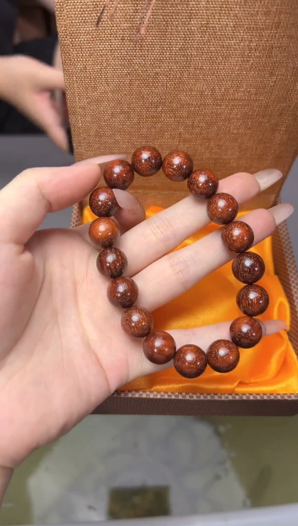 精美手串（无礼盒）