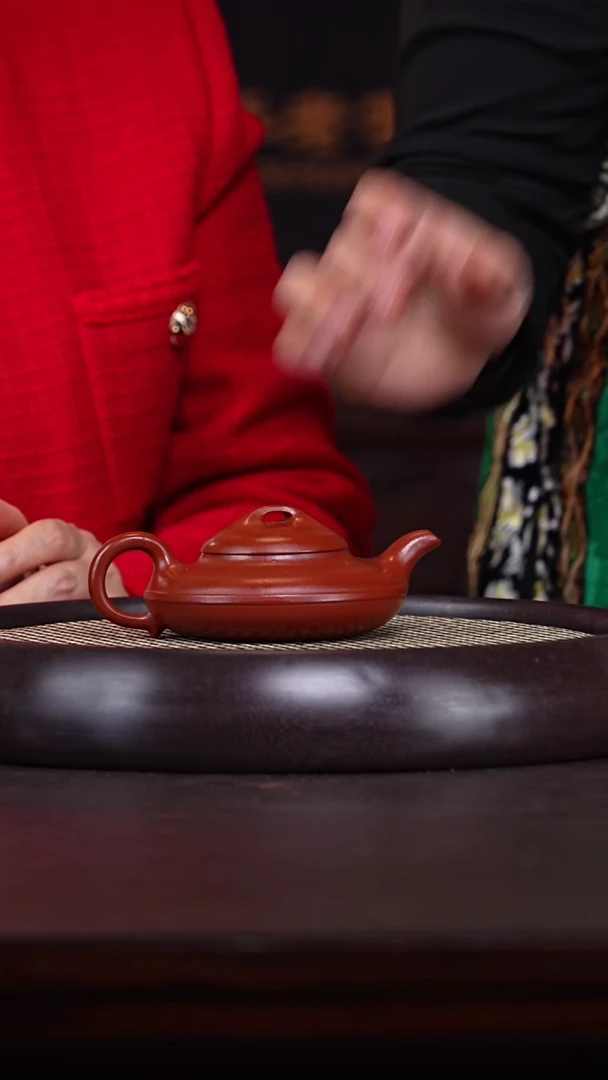 【闪购商品】紫砂茶壶张杏娟26-42 龙山大红泥线圆200c