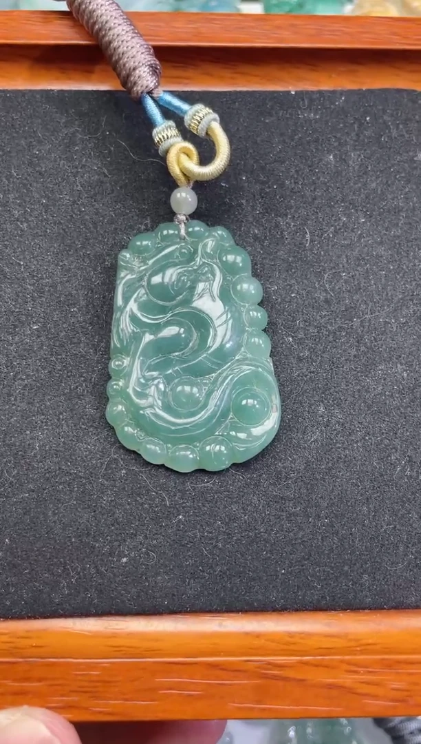 【闪购商品】翡翠颈饰未镶嵌仿古龙