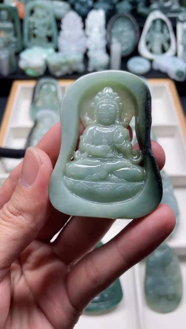 颈饰未镶嵌翡翠27  天然翡翠a货  观音