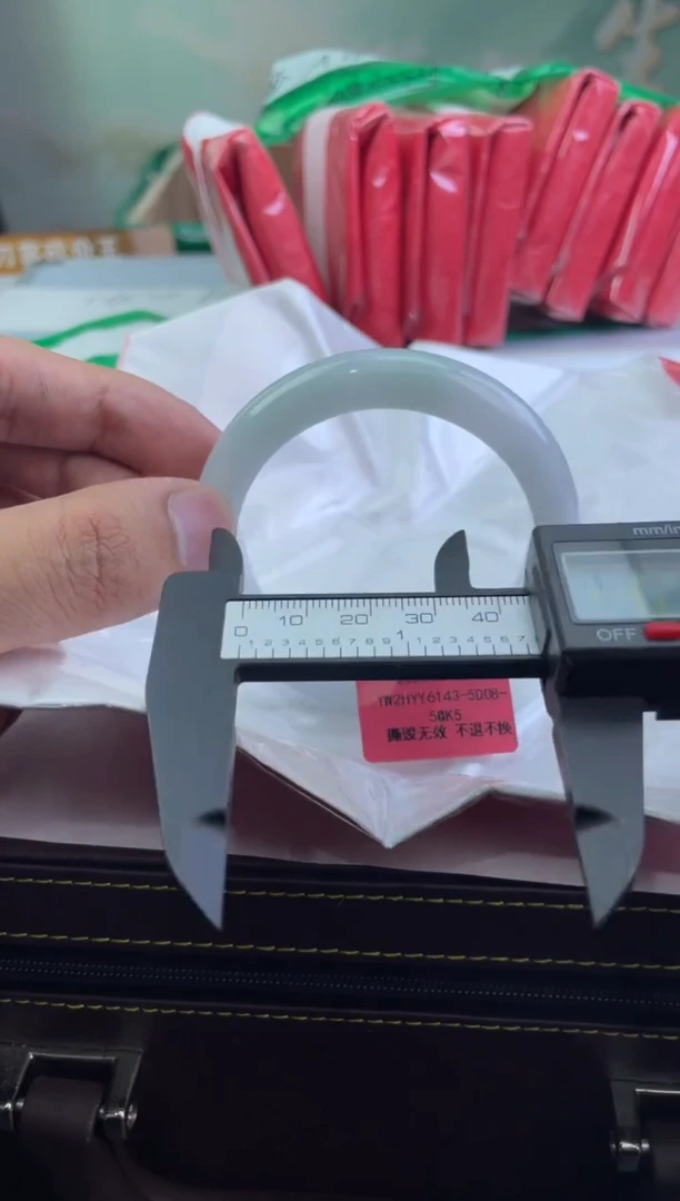 翡翠手镯未镶嵌4翡翠手镯
