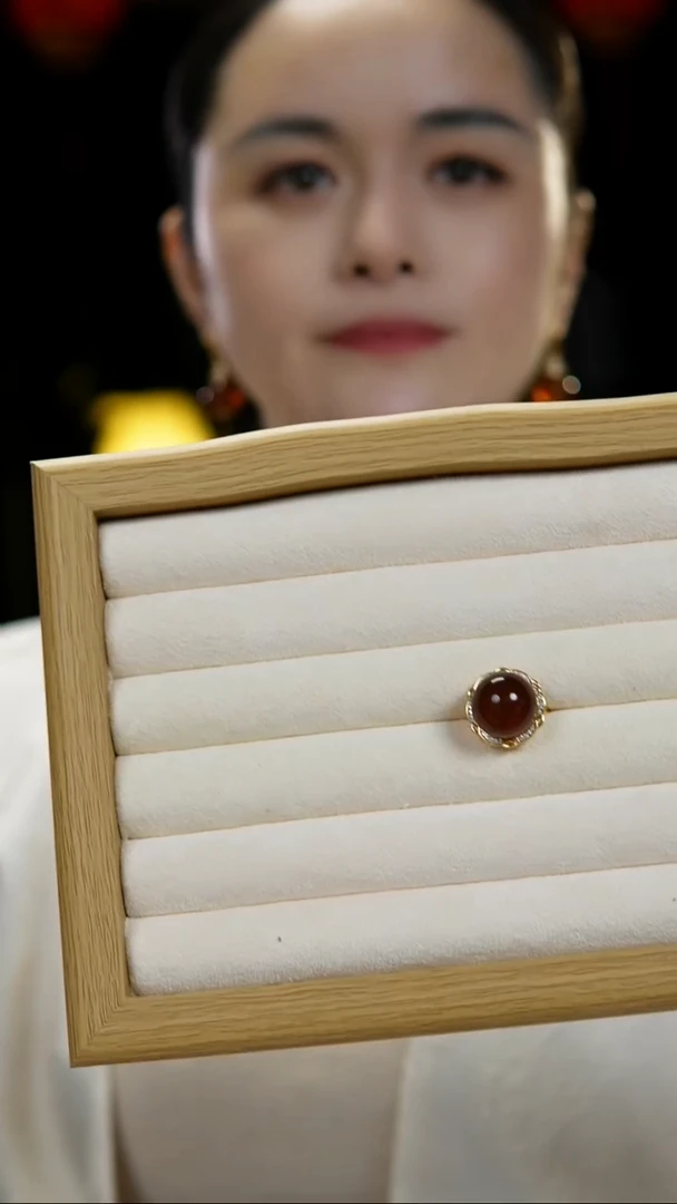 银S925镶嵌琥珀戒指灵草珀15+