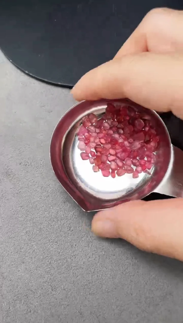 裸石尖晶石?***水100克拉