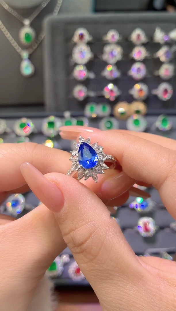 戒指蓝宝石18K金镶嵌-2.05克拉