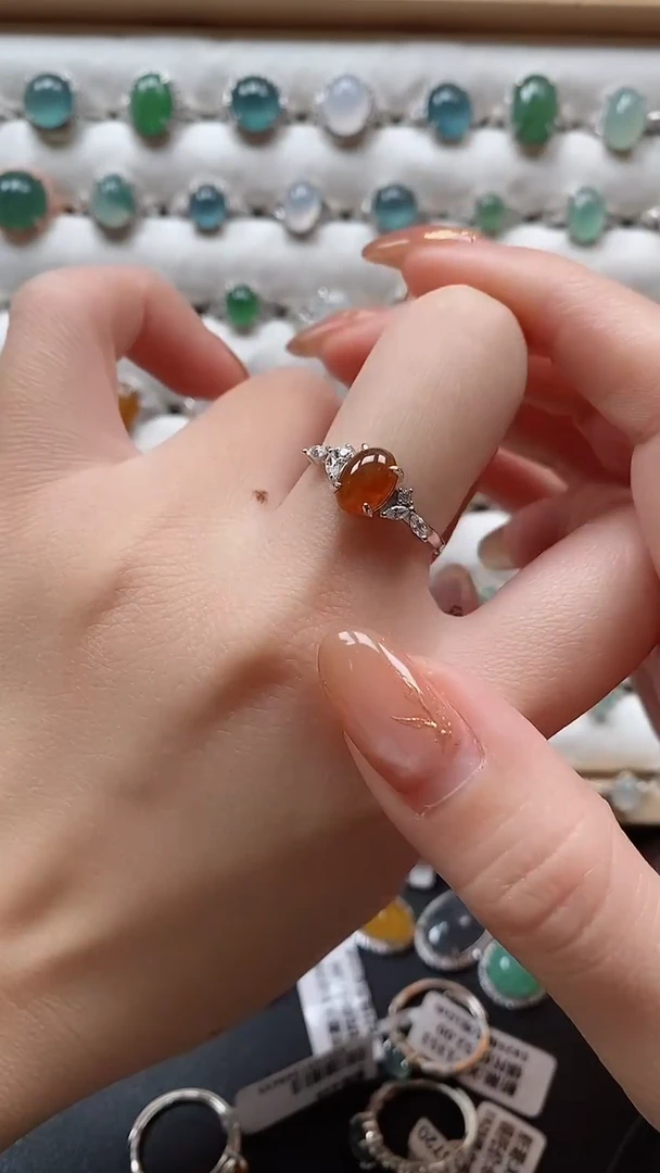 【闪购商品】翡翠戒指银S925镶嵌一物一证一礼盒