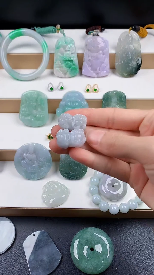 颈饰未镶嵌翡翠天然翡翠吊坠挂件