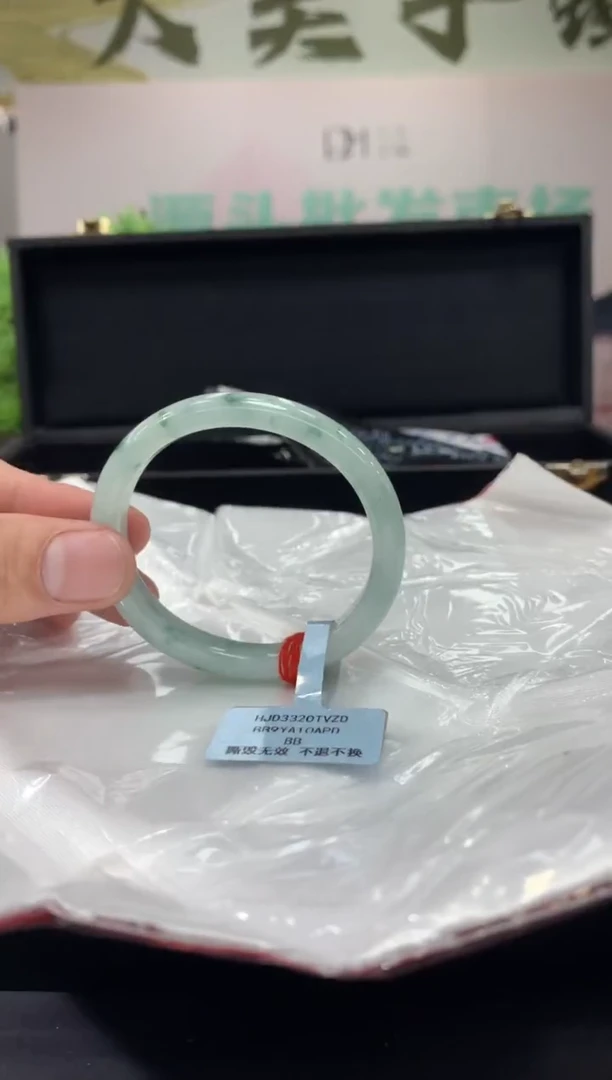 未镶嵌手镯翡翠翡翠手镯