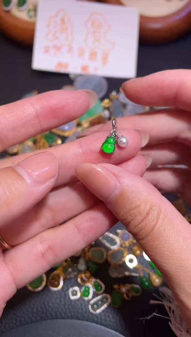 颈饰银S925镶嵌翡翠a货翡翠