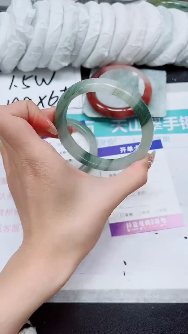 【闪购商品】石英质玉手镯未镶嵌A136-64/65