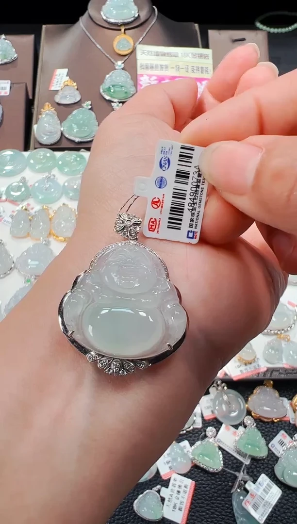 【闪购商品】翡翠吊坠(不含链)18K金镶嵌佛公吊坠73A