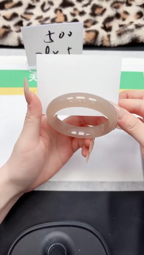 【闪购商品】石英质玉手镯未镶嵌12-