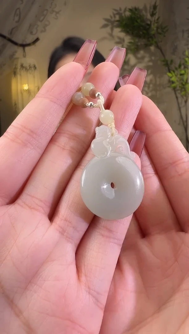 【闪购商品】和田玉颈饰未镶嵌平安扣