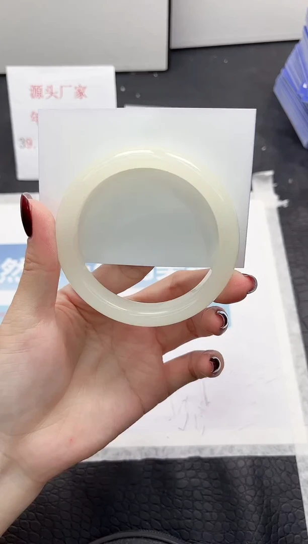 【闪购商品】石英质玉手镯未镶嵌133-60