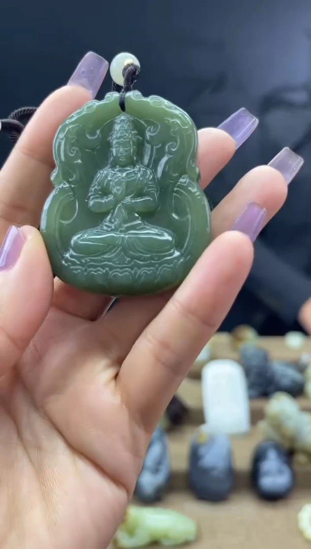颈饰未镶嵌和田玉1