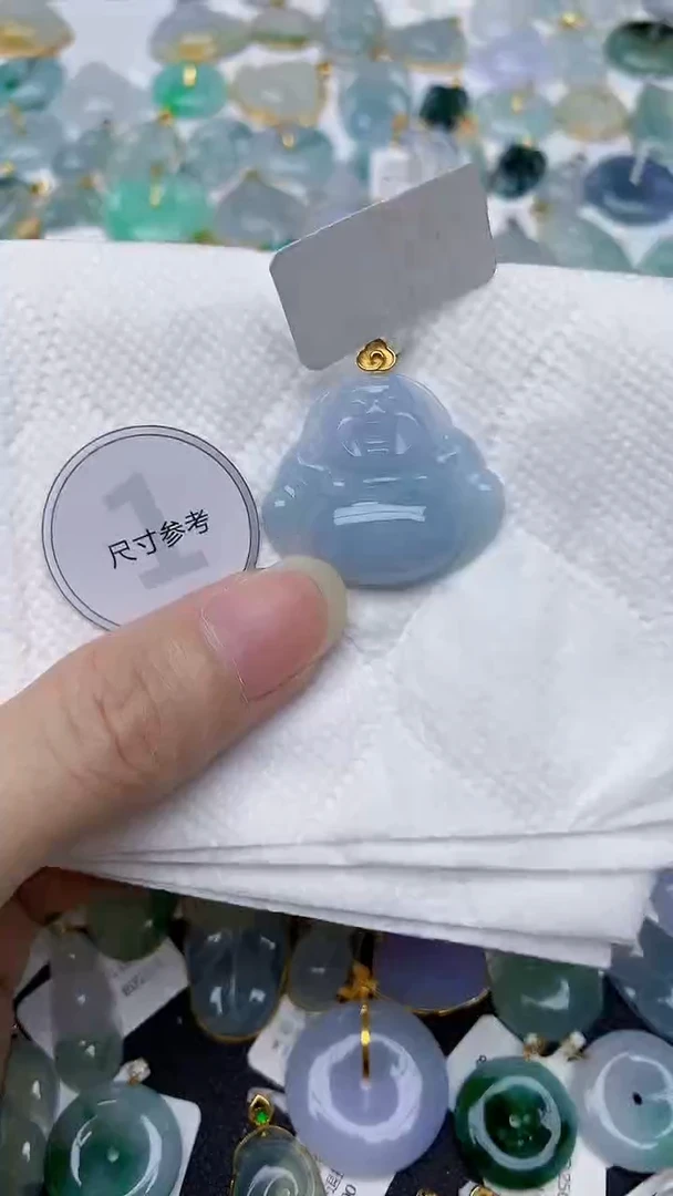 颈饰18K金镶嵌翡翠天然A货翡翠