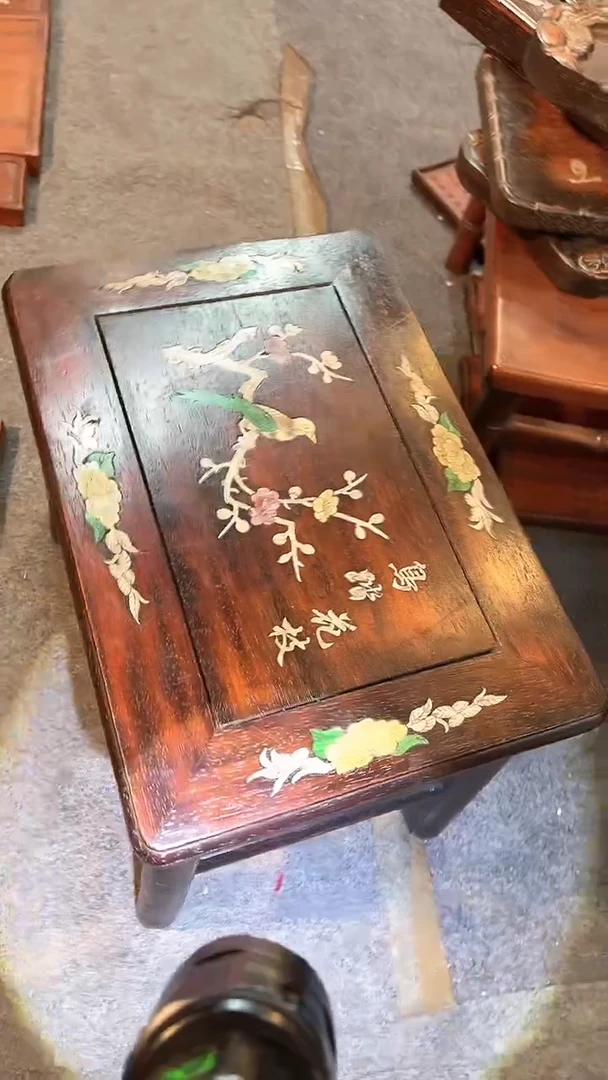 【闪购商品】非洲紫檀（红花梨）凳子