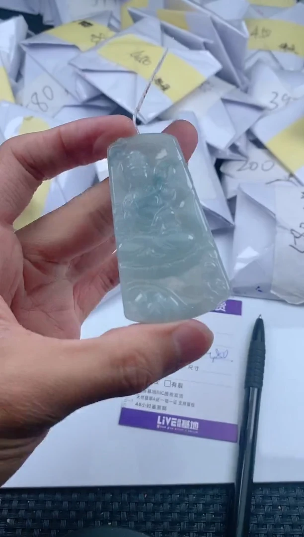 翡翠未镶嵌颈饰