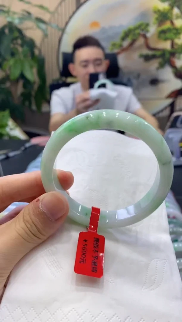 翡翠手镯未镶嵌9860