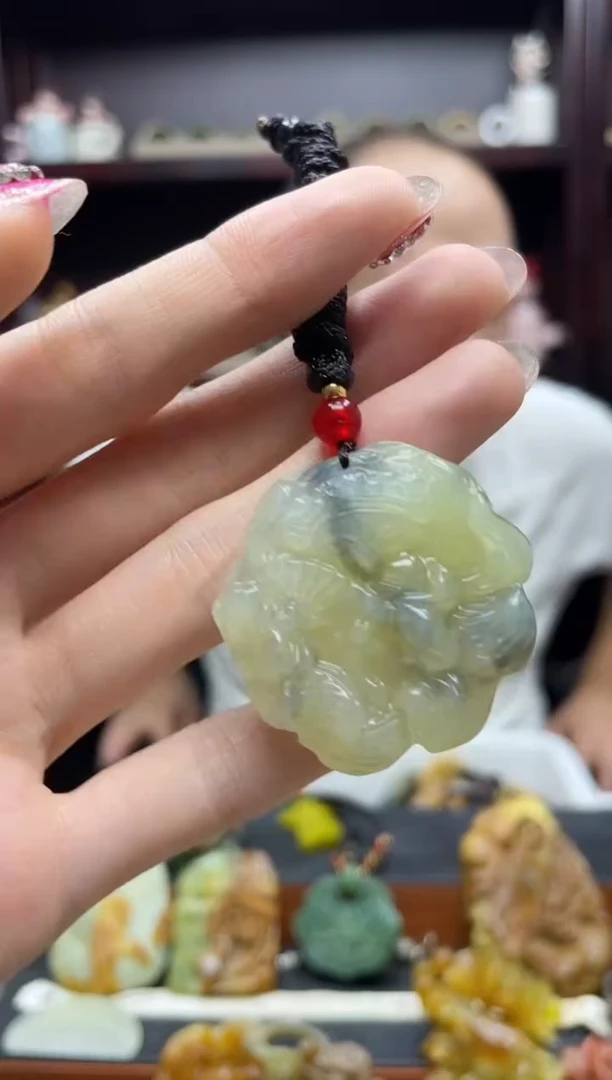 未镶嵌岫玉吊坠·