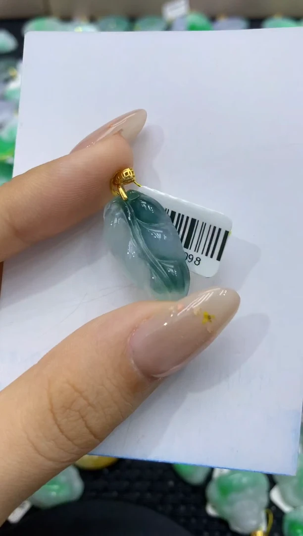 颈饰未镶嵌翡翠天然缅甸翡翠A货