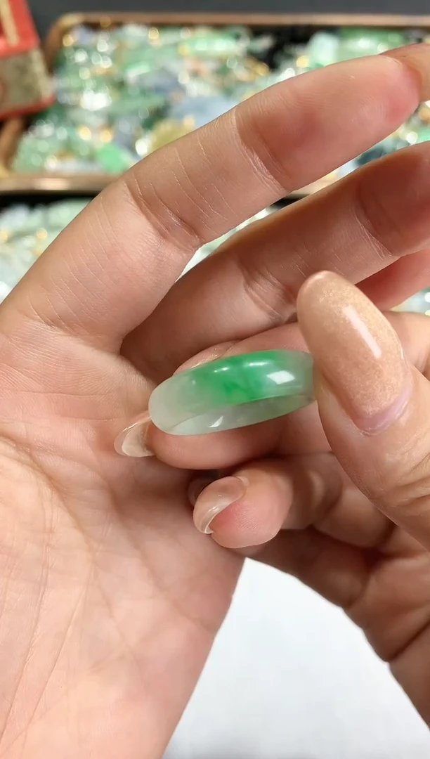 颈饰银S925镶嵌翡翠2025113001