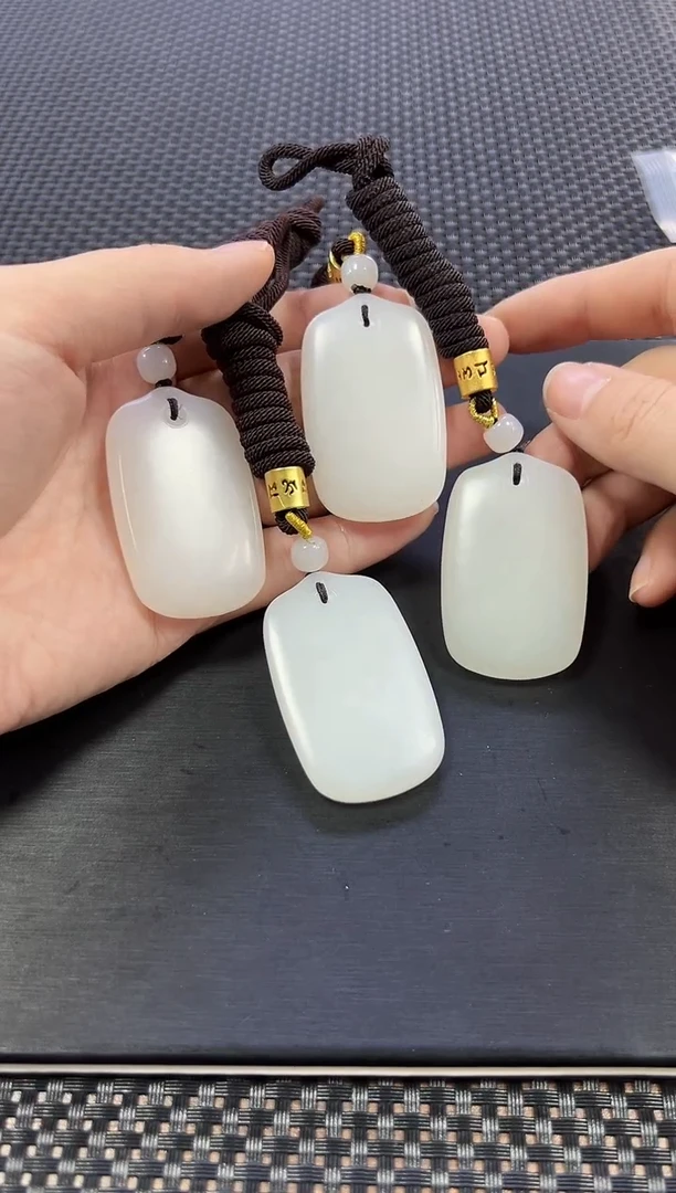 【闪购商品】和田玉挂件未镶嵌多样性发一件