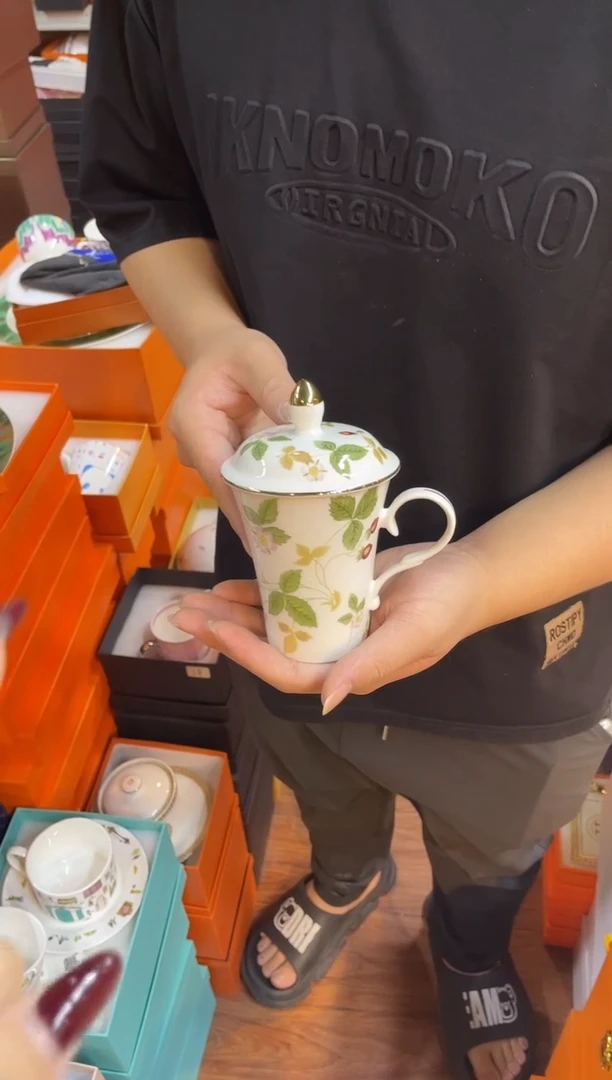 杯鸿辉家品牌瓷器，京东包邮！