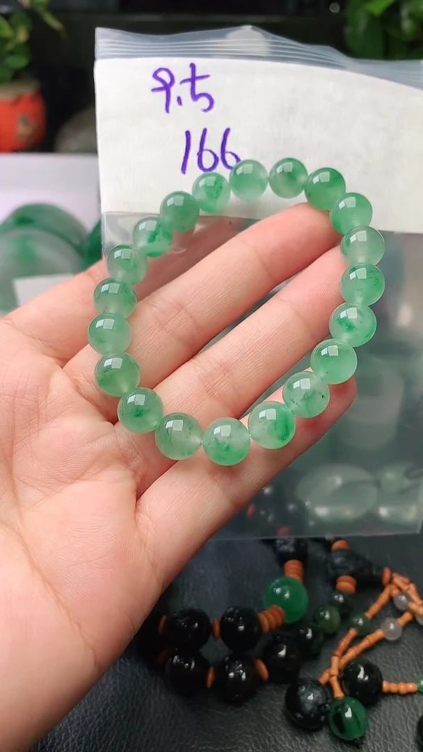 定制石英质玉（非洲翠）手串9.5mm