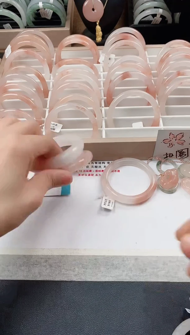 【闪购商品】石英质玉手镯未镶嵌168