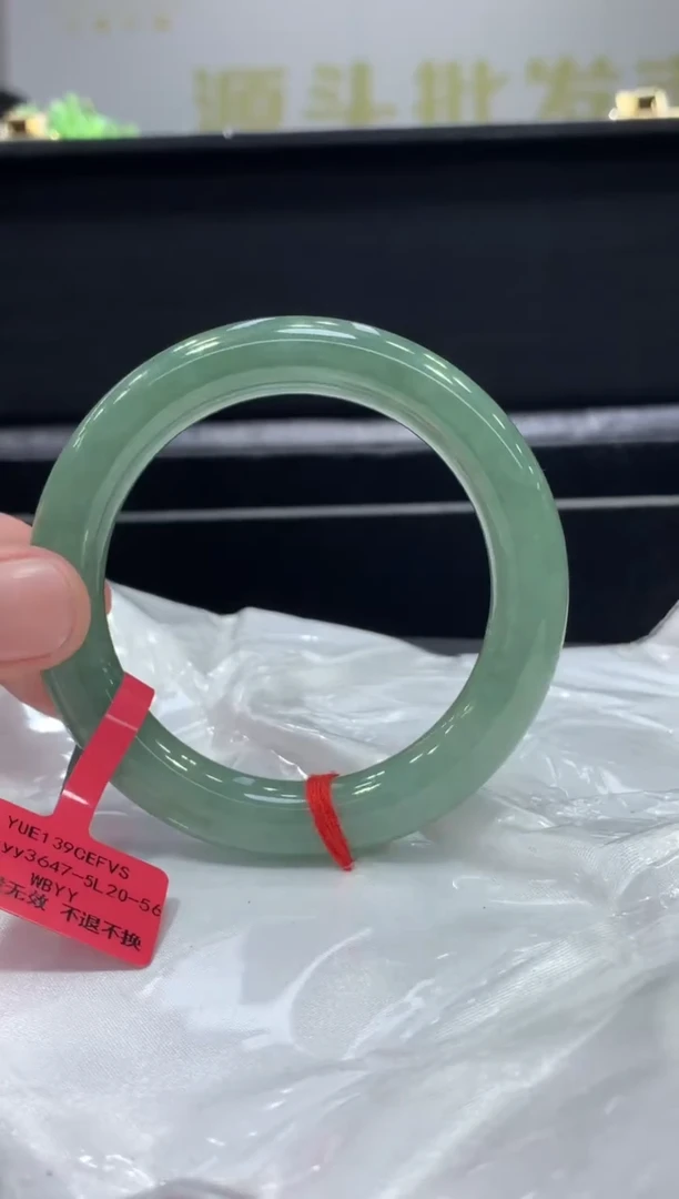 未镶嵌手镯翡翠翡翠手镯