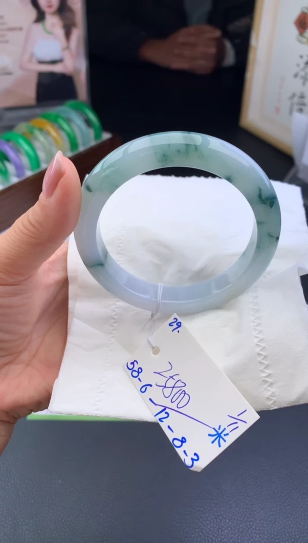 未镶嵌手镯翡翠假一赔三 手镯