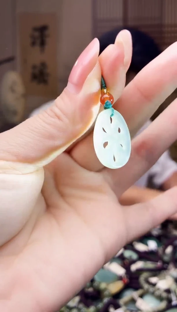 颈饰未镶嵌和田玉多样性发货，拍一发一