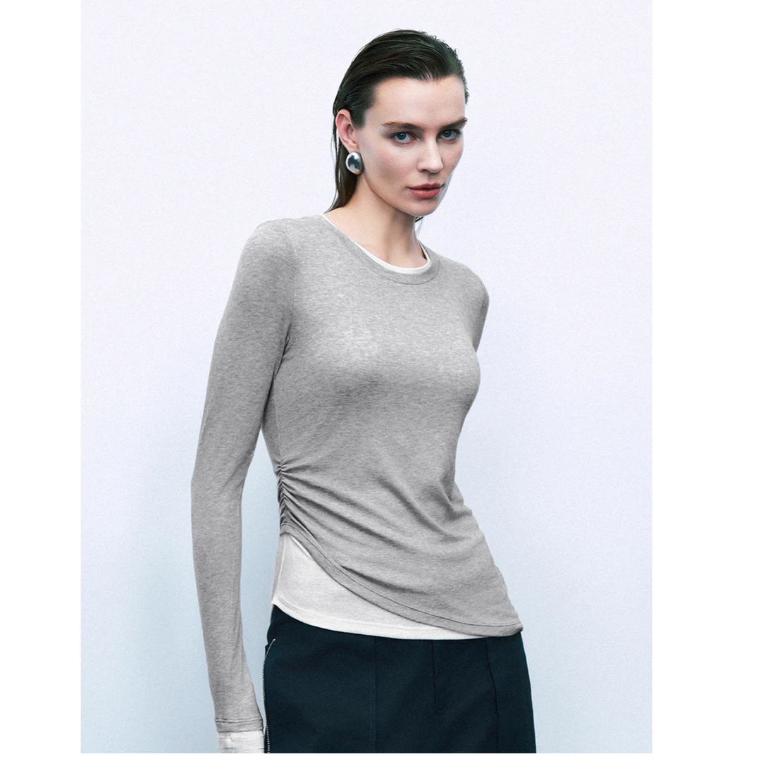 U某R不规则T恤显瘦女短上衣时尚撞色假两件褶皱修身长袖剪标T恤