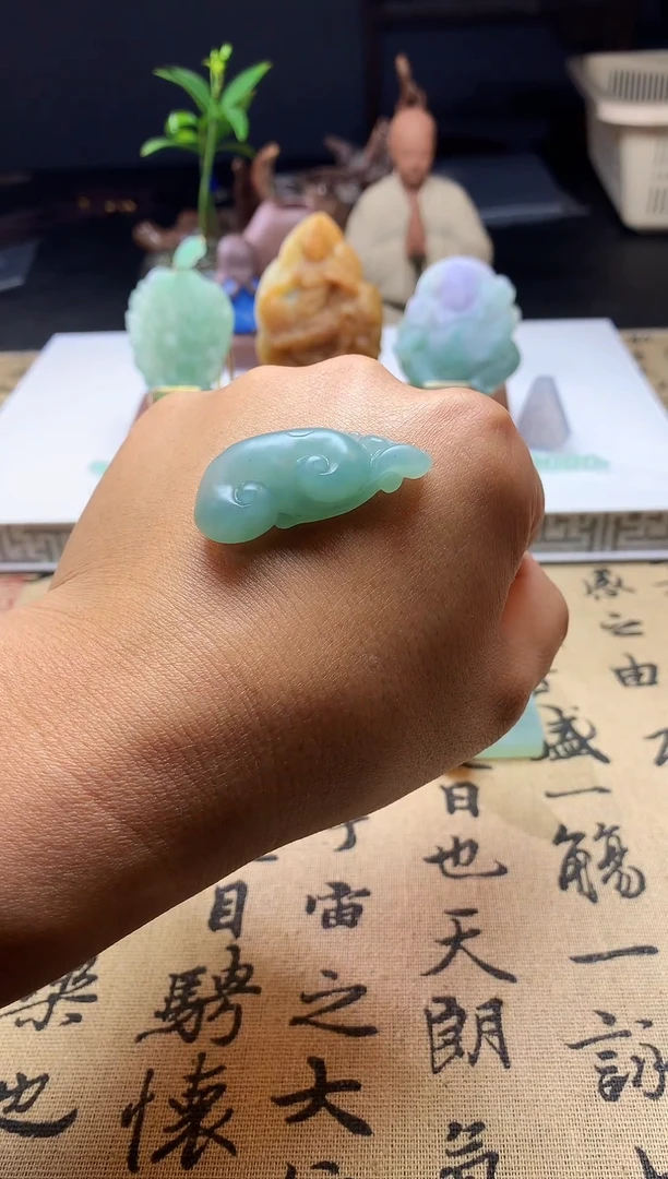 未镶嵌定制翡翠如意