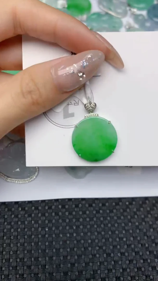 颈饰18K金镶嵌翡翠天然缅甸翡翠a货百元以上9元证书费自理