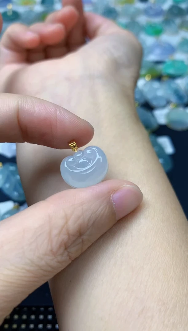 翡翠18K金镶嵌颈饰天然缅甸A货翡翠
