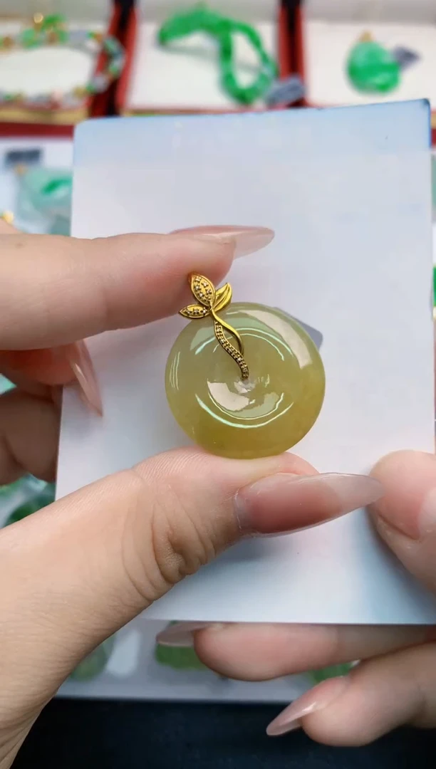 翡翠18K金镶嵌吊坠(不含链)1